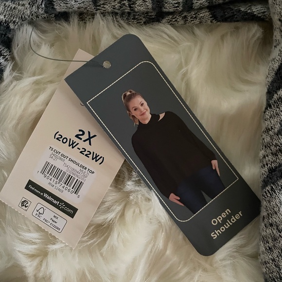 Set of Two Open Shoulder Tops - Picture 3 of 12